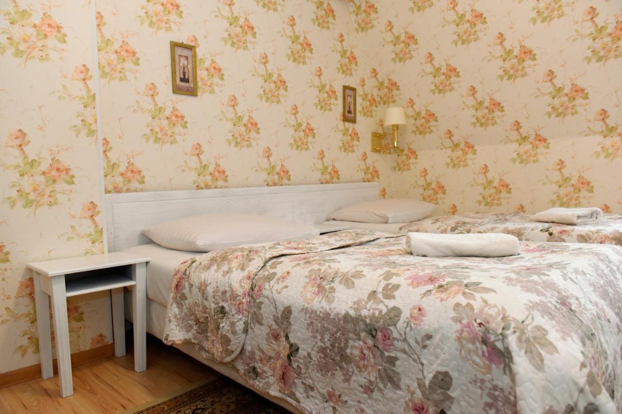 Dwor Ostoia Hotel Rymanow Luaran gambar