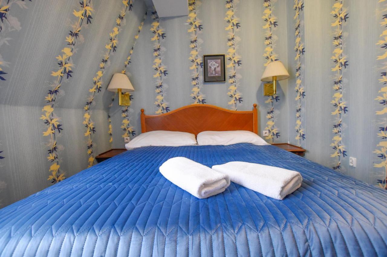 Dwor Ostoia Hotel Rymanow Luaran gambar