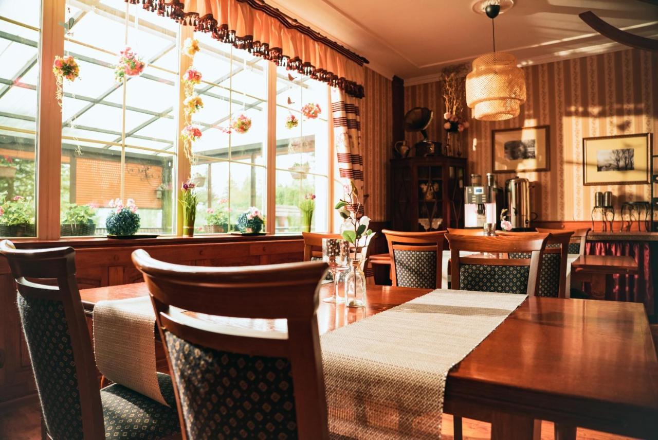 Dwor Ostoia Hotel Rymanow Luaran gambar