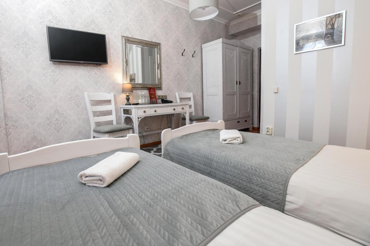 Dwor Ostoia Hotel Rymanow Luaran gambar