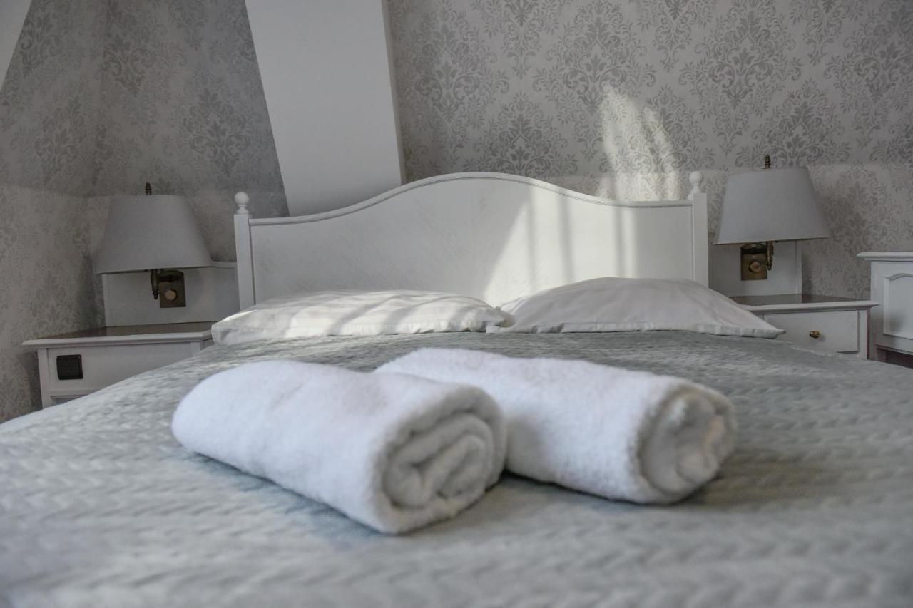 Dwor Ostoia Hotel Rymanow Luaran gambar