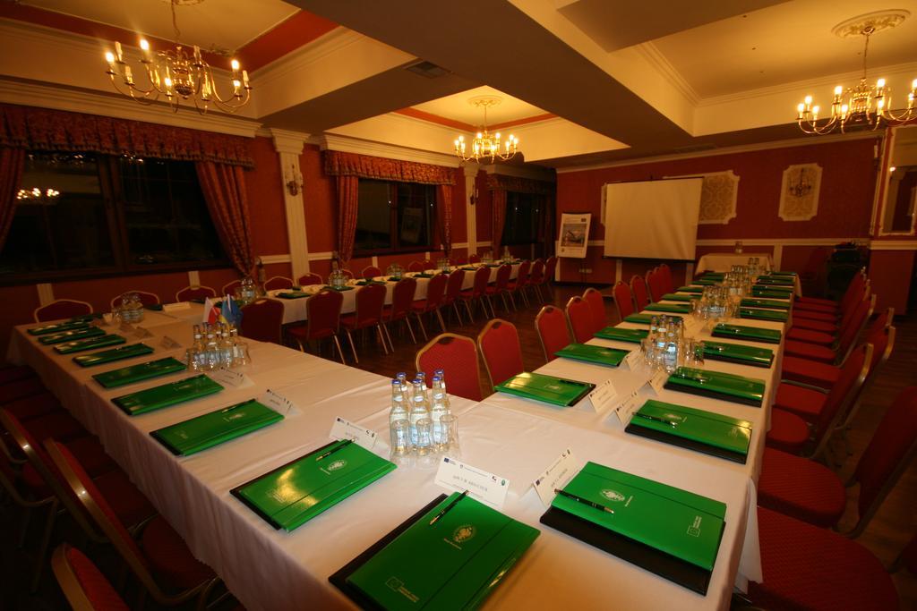 Dwor Ostoia Hotel Rymanow Luaran gambar