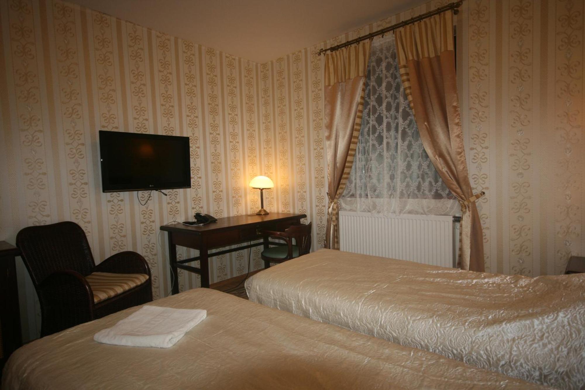 Dwor Ostoia Hotel Rymanow Bilik gambar