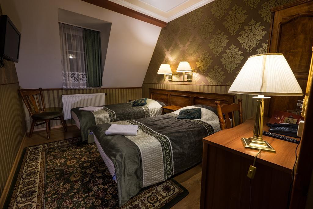 Dwor Ostoia Hotel Rymanow Luaran gambar